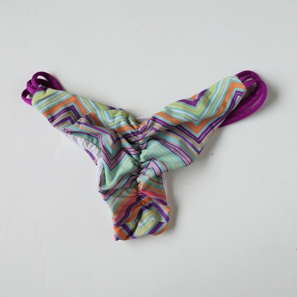 Beach Babe Chevron Cheeky Bikini Bottoms Swimsuit - Picture 1 of 3